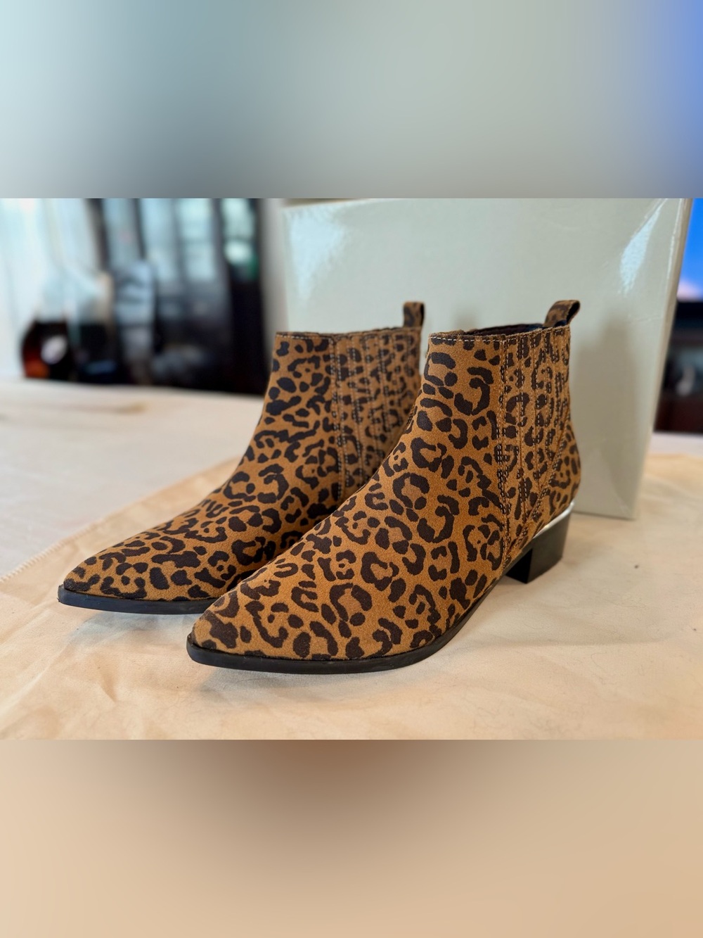 Marc Fisher Leopard Print Pointed Toe Ankle Booties Size 6.5